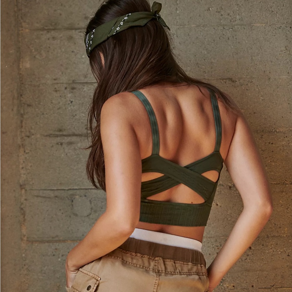 FREE PEOPLE | NWOT Good Karma Scoop Neck Bra in Secret Moss - Picture 1 of 6